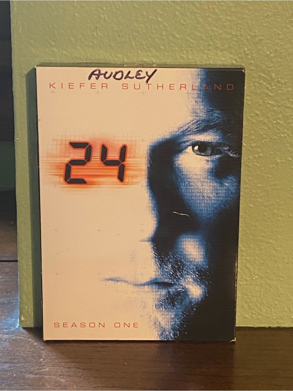 24 Season One DVD Box Set - White and Blue